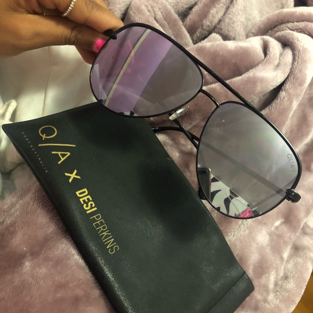 Quay highkey Black glasses